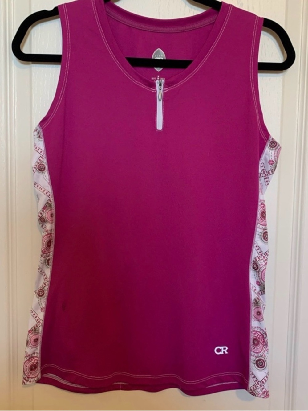 Activewear Women's Magenta Sleeveless Zip-Front Tank